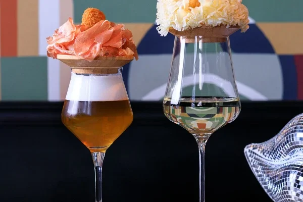 Deelnemer - Beleving - Den Bosch (M2DB) - Horeca - Co's Foodbar Proeverij van Co's Foodbar uit de Local Taste Beleving Den Bosch 2025-2026