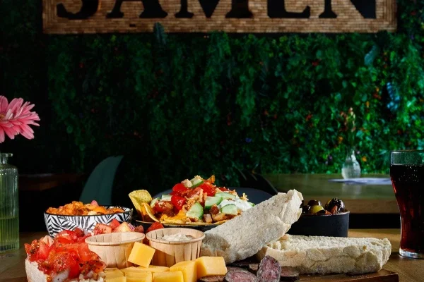 Deelnemer - Beleving - Eindhoven (M1EH) - SAMEN Eten & Drinken Proeverij van SAMEN Eten & Drinken uit de Local Taste Beleving Eindhoven 2025-2026